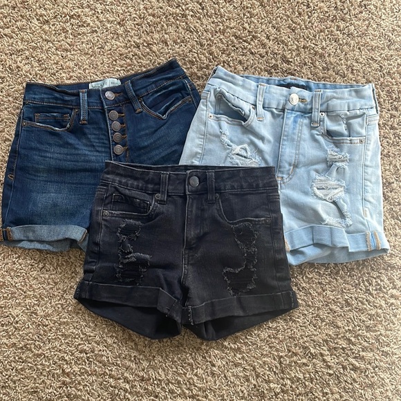 Shorts - Picture 1 of 12